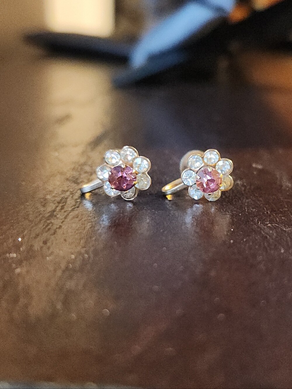Vintage Screwback Floral Earrings - Picture 2 of 3